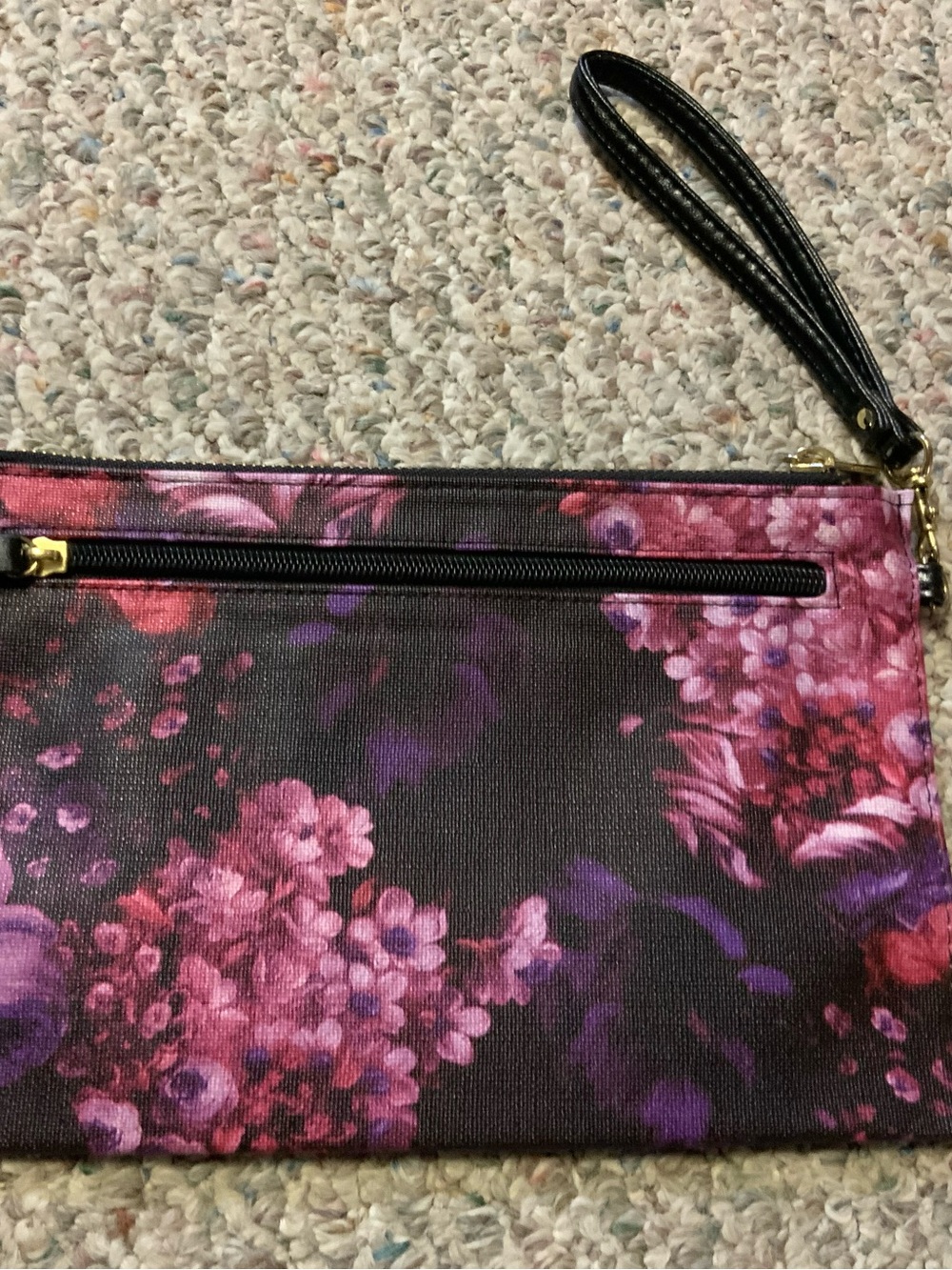 NWOT Unbranded Floral Wristlet
